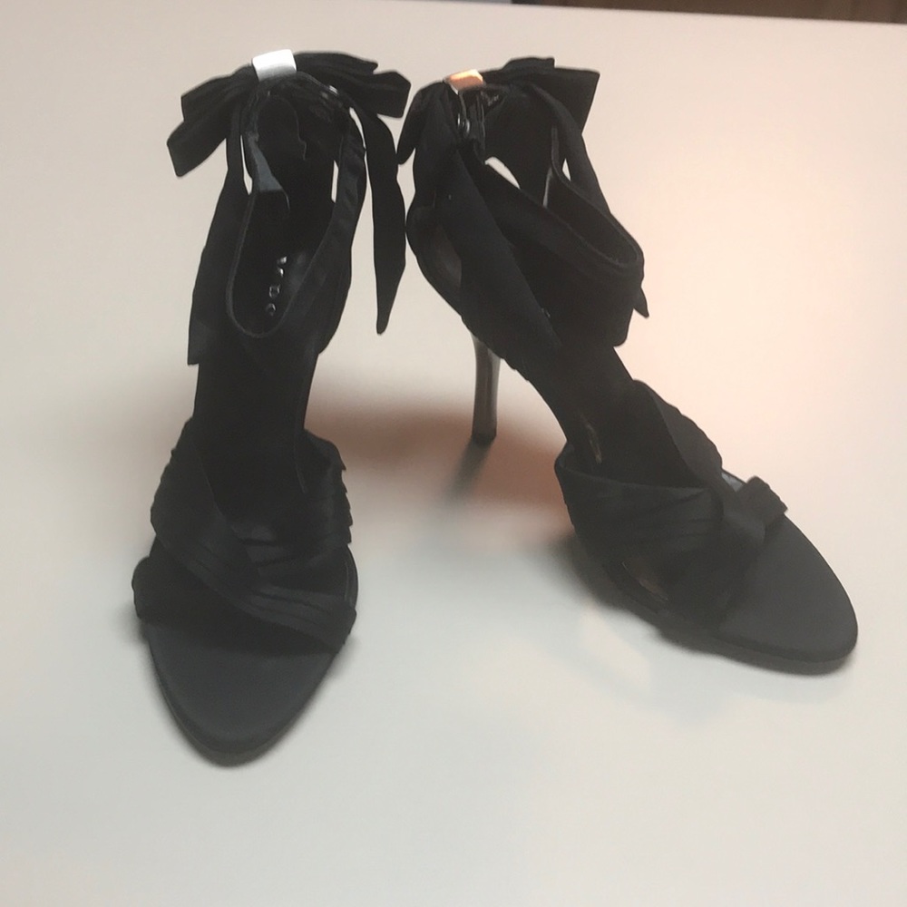 Sexy, black satin style heels